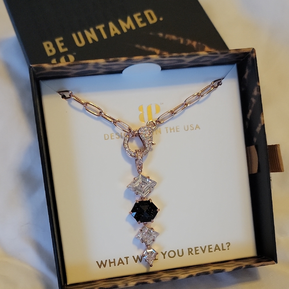 BP BE UNTAMED  Drip With Bite Necklace